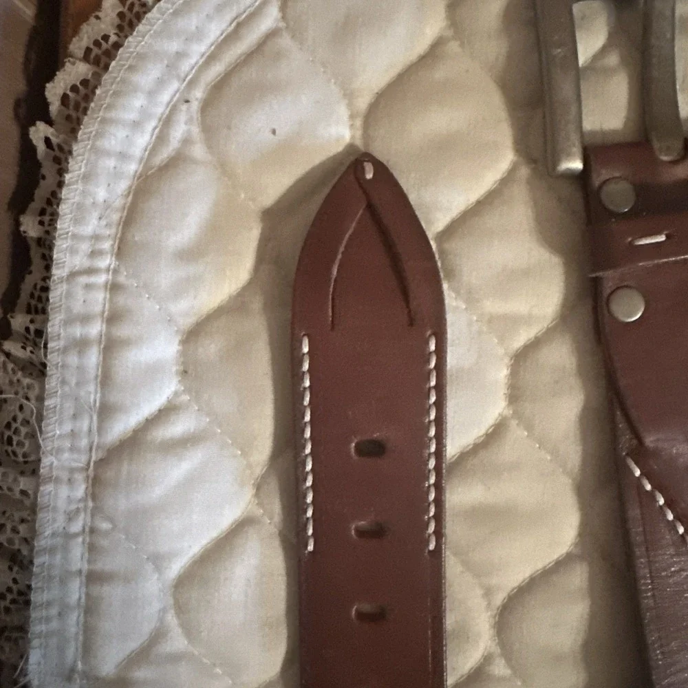 Levi's Rich Brown Leather Belt With Matte Silver Buckle Size 36